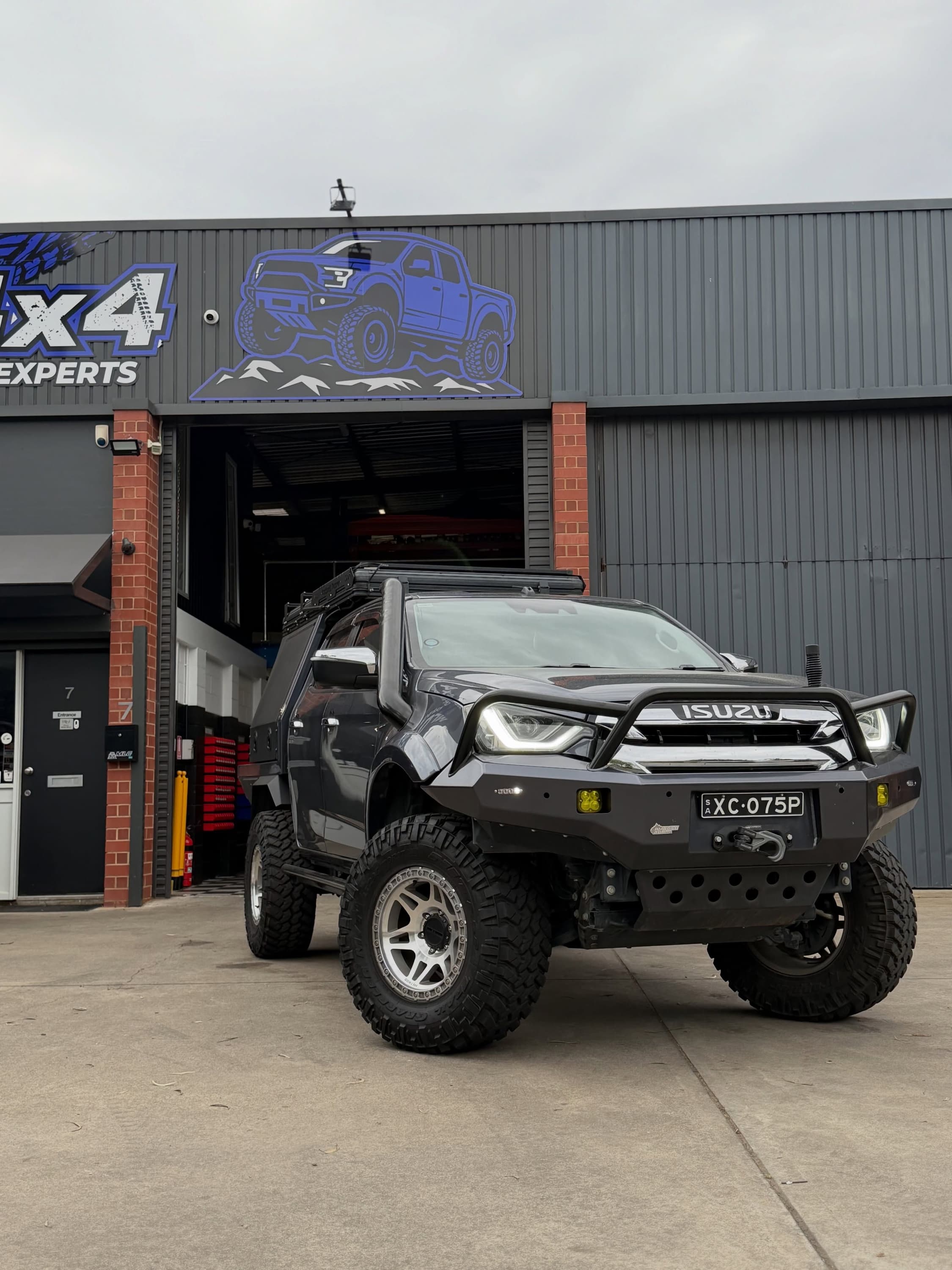 ISUZU DMAX