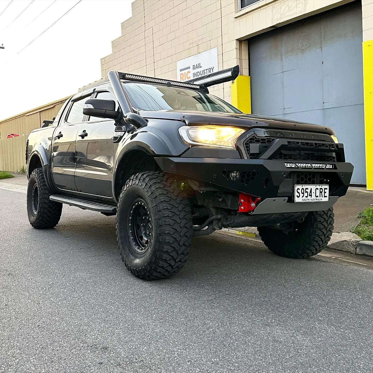 FOX 2-3" Suspension Lift Kit - Ford Ranger / Mazda BT50 - PX1/PX2/PX3 2011-2020