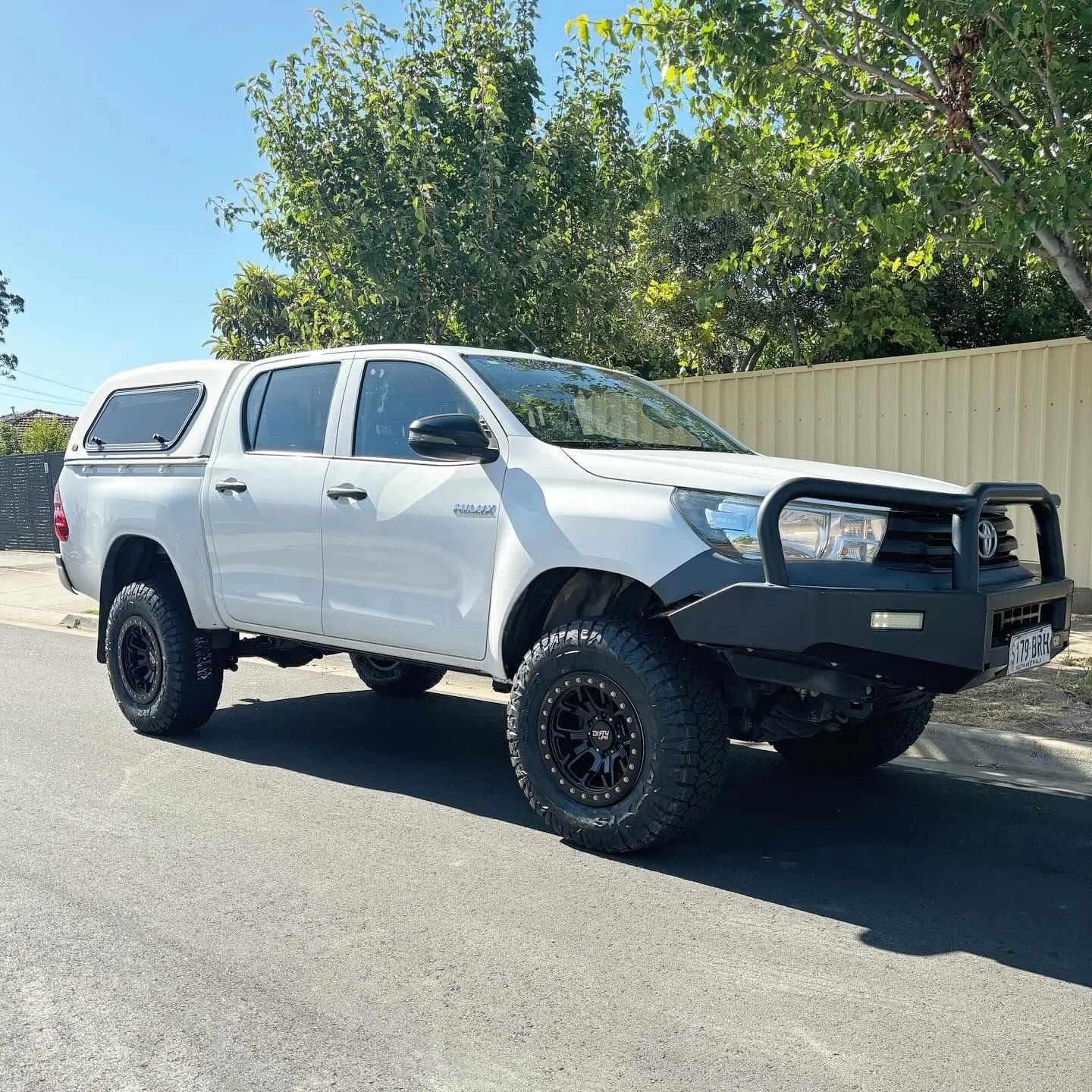3" or 4" Lift & 33" Wheel Package - Toyota Hilux N70 / N80