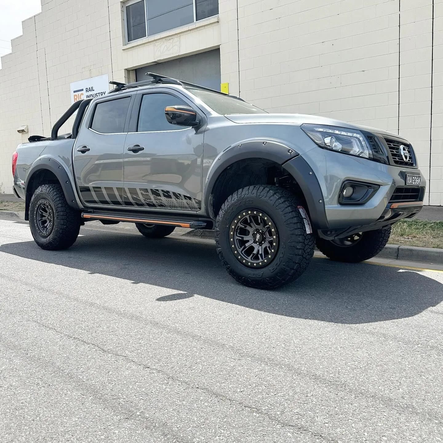 FOX 2-3" Suspension Lift Kit - Nissan Navara NP300