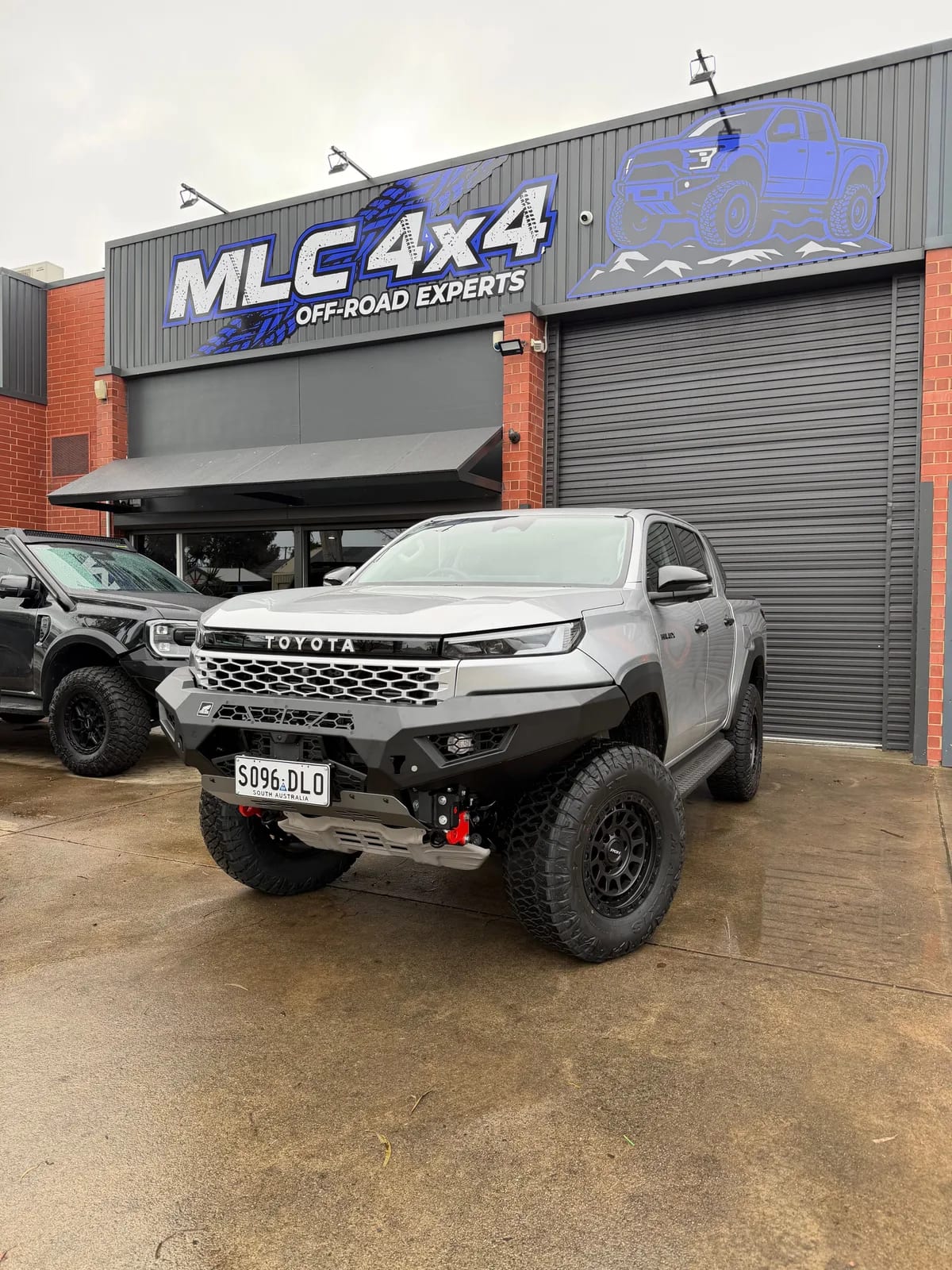3" Lift & 33" Wheel Package - Toyota Hilux N90