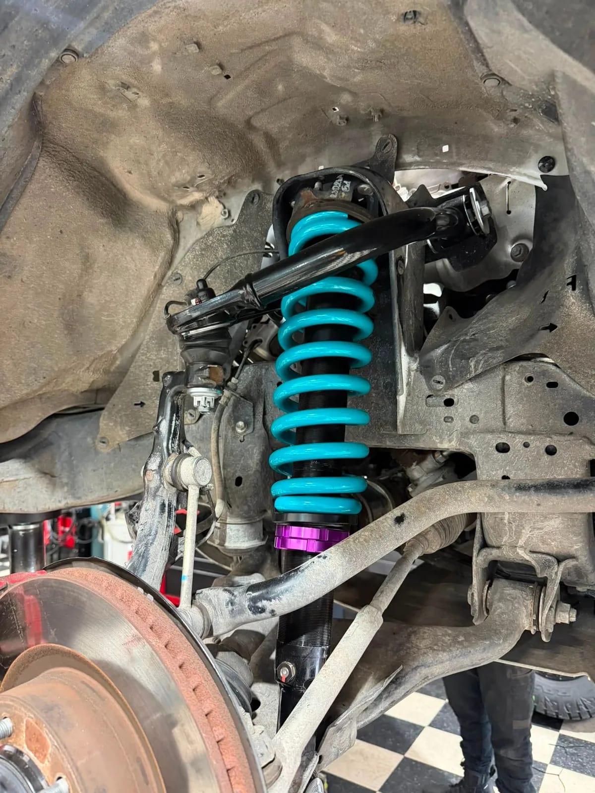 3" Lift & 33" Wheel Package - Toyota Hilux N90